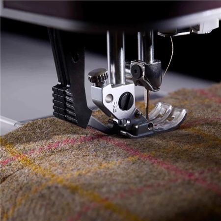 Pfaff creative expression 750  Sy- och Broderimaskin