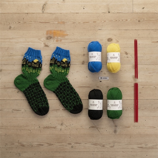 Stickkit Karlsson på taket - Karlssons sockor